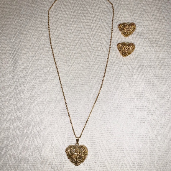 no brand Jewelry - Faux gold heart charm necklace and earrings